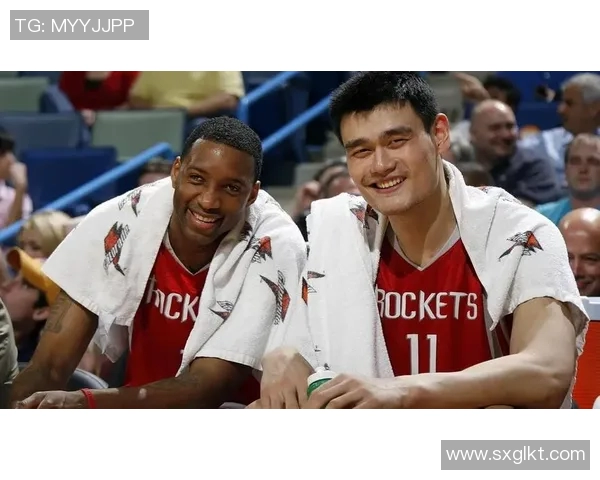 安德森与姚明的篮球传奇：跨越文化的友谊与合作之路