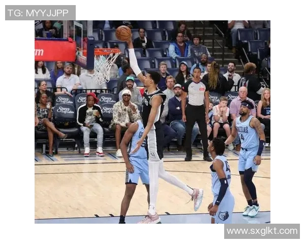 灰熊主帅荣获最佳教练称号:突破极限、创造奇迹的掌舵者 灰熊主帅荣获最佳教练称号:突破极限、创造奇迹的掌舵者